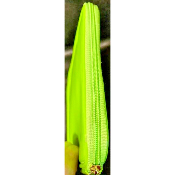 STEVE MADDEN tablet / iPad Zip Case Neon Green PVC 10.5" x 8.5" NEW - Picture 11 of 11